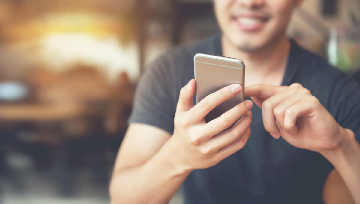 Is today’s consumer really spending a quarter of their day glued to their smartphone?
