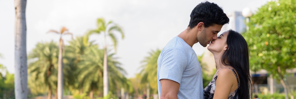 How many Americans have never been kissed? 