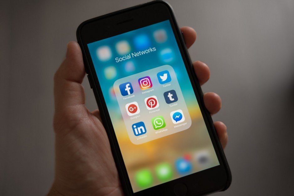 Utilisation des réseaux sociaux : quelles différences selon les pays ?